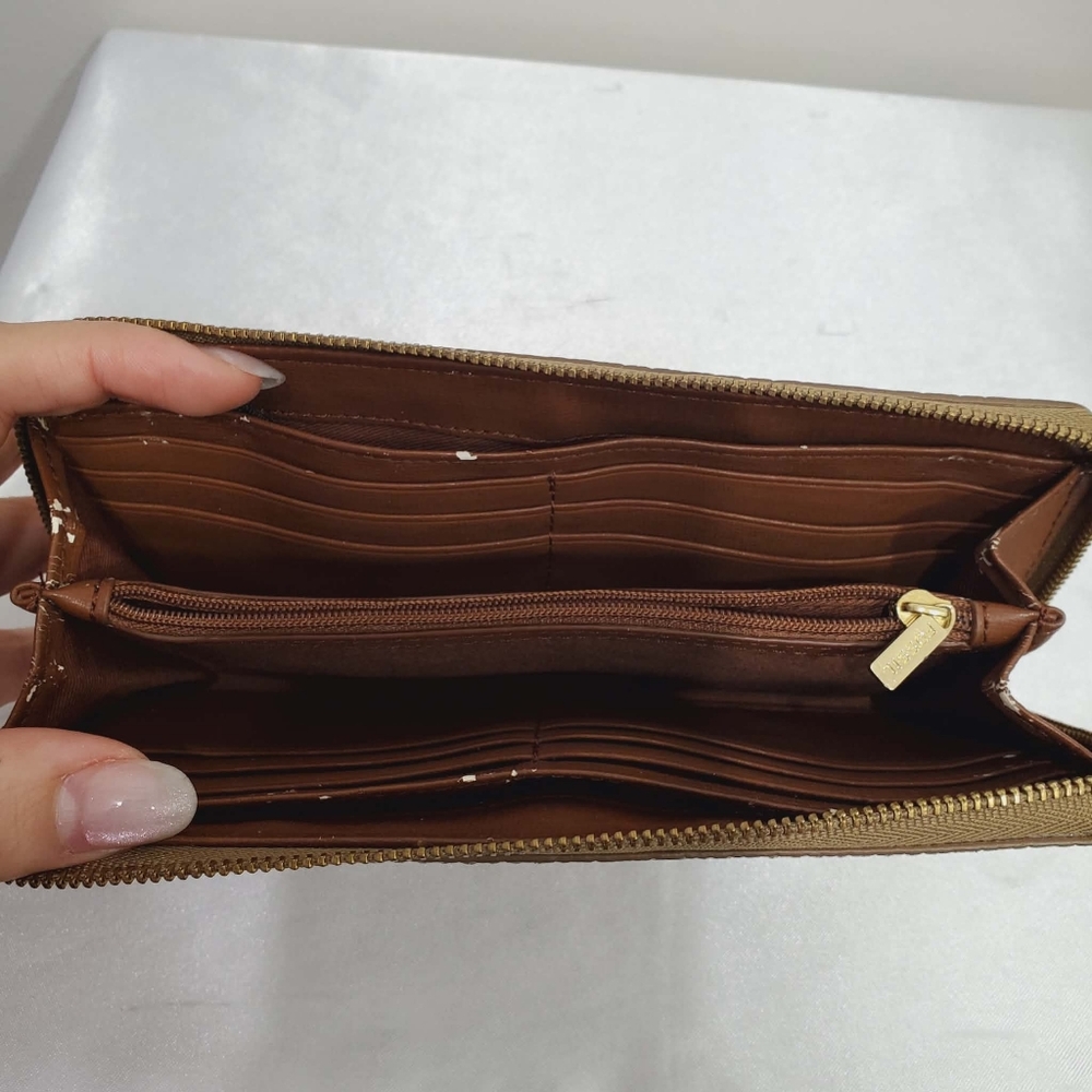 Fossil Gold Zip-Around Wallet - Picture 4 of 8